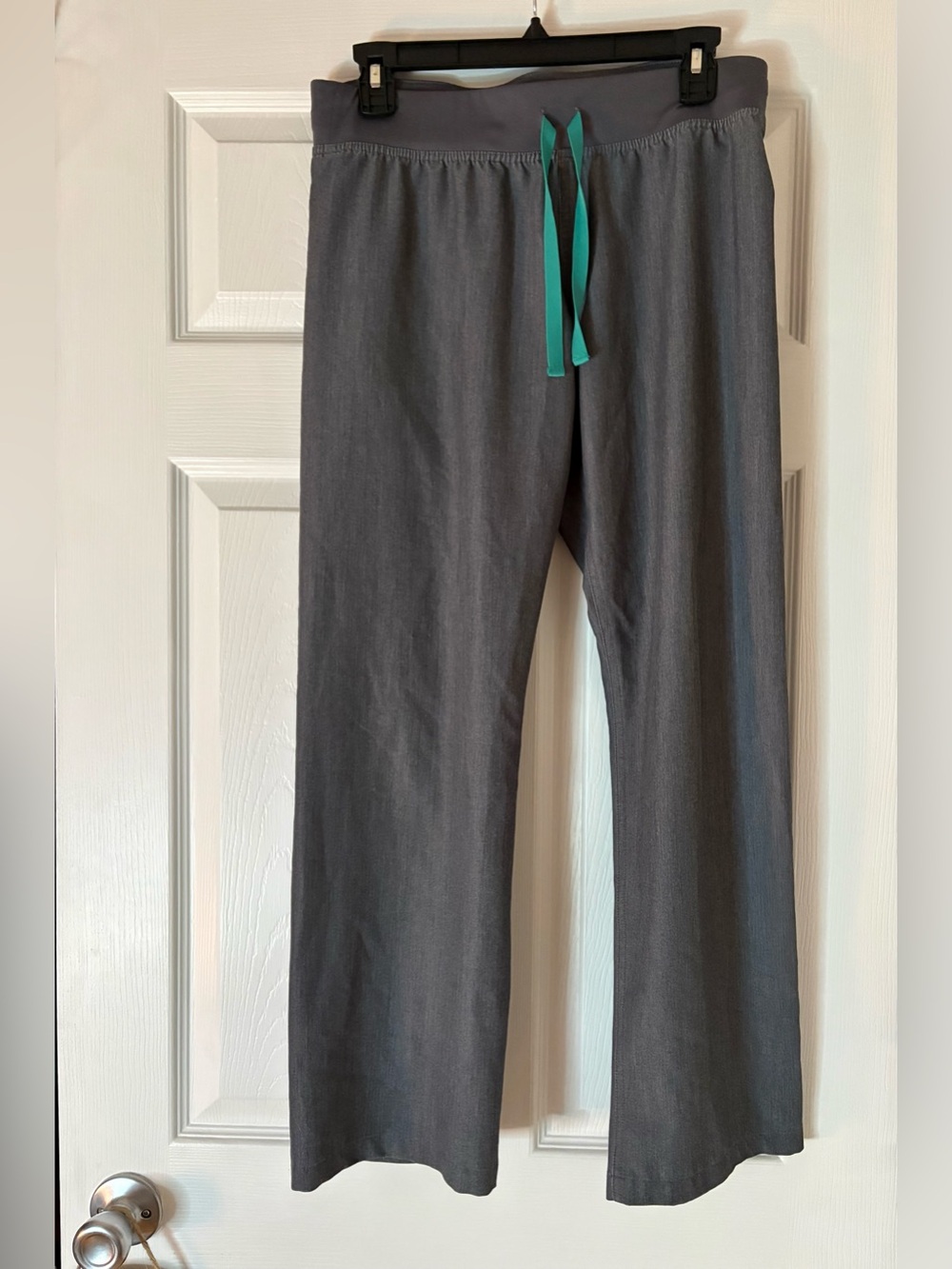 Women’s Figs scrub bottoms